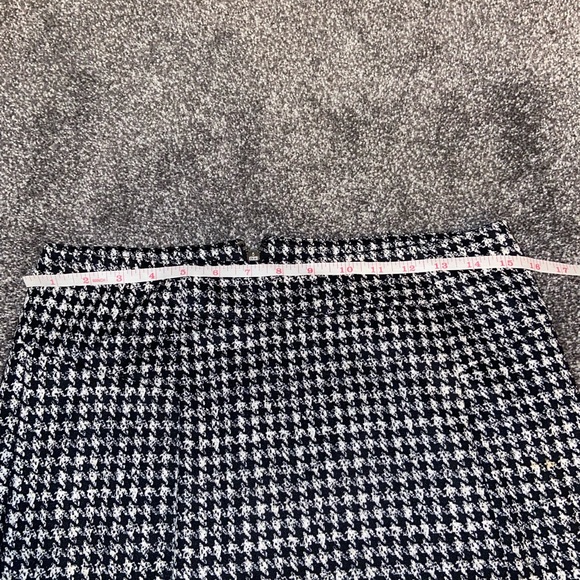Michael Kors Black and White Houndstooth Pencil Skirt Size 8 Office Siren - Picture 3 of 5